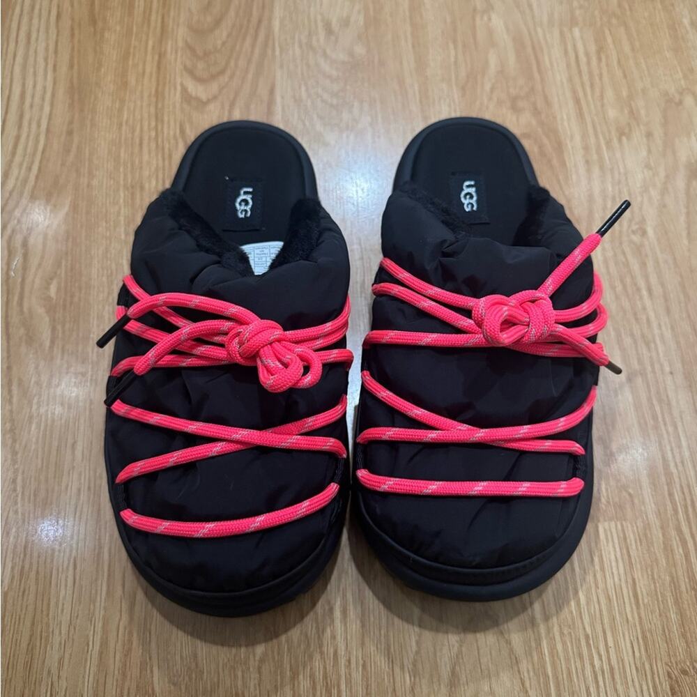 Ugg Women's Spaceslider Tech Slide in Black Size 7 
NOWB